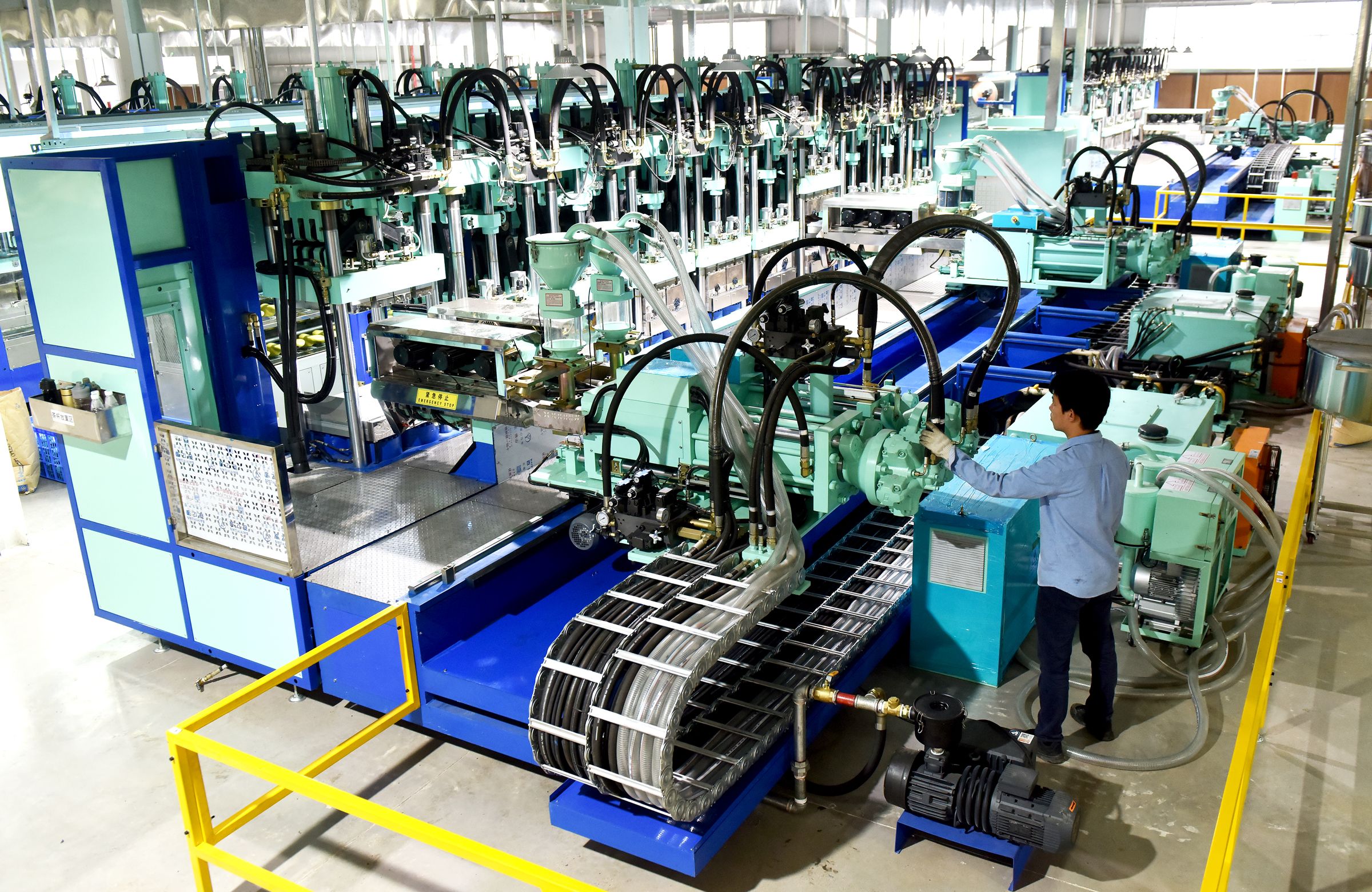 Why It’s Impossible for Most Small Businesses to Manufacture in the US